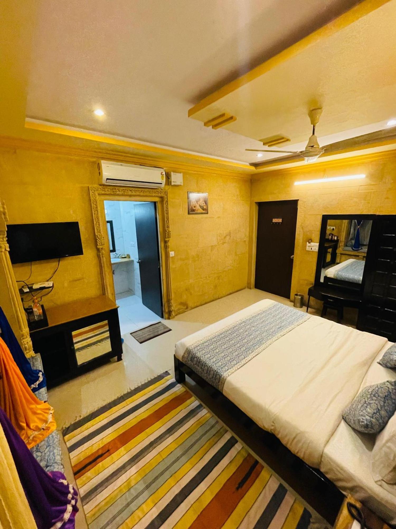 Hotel Tokyo Palace Jaisalmer Exterior photo